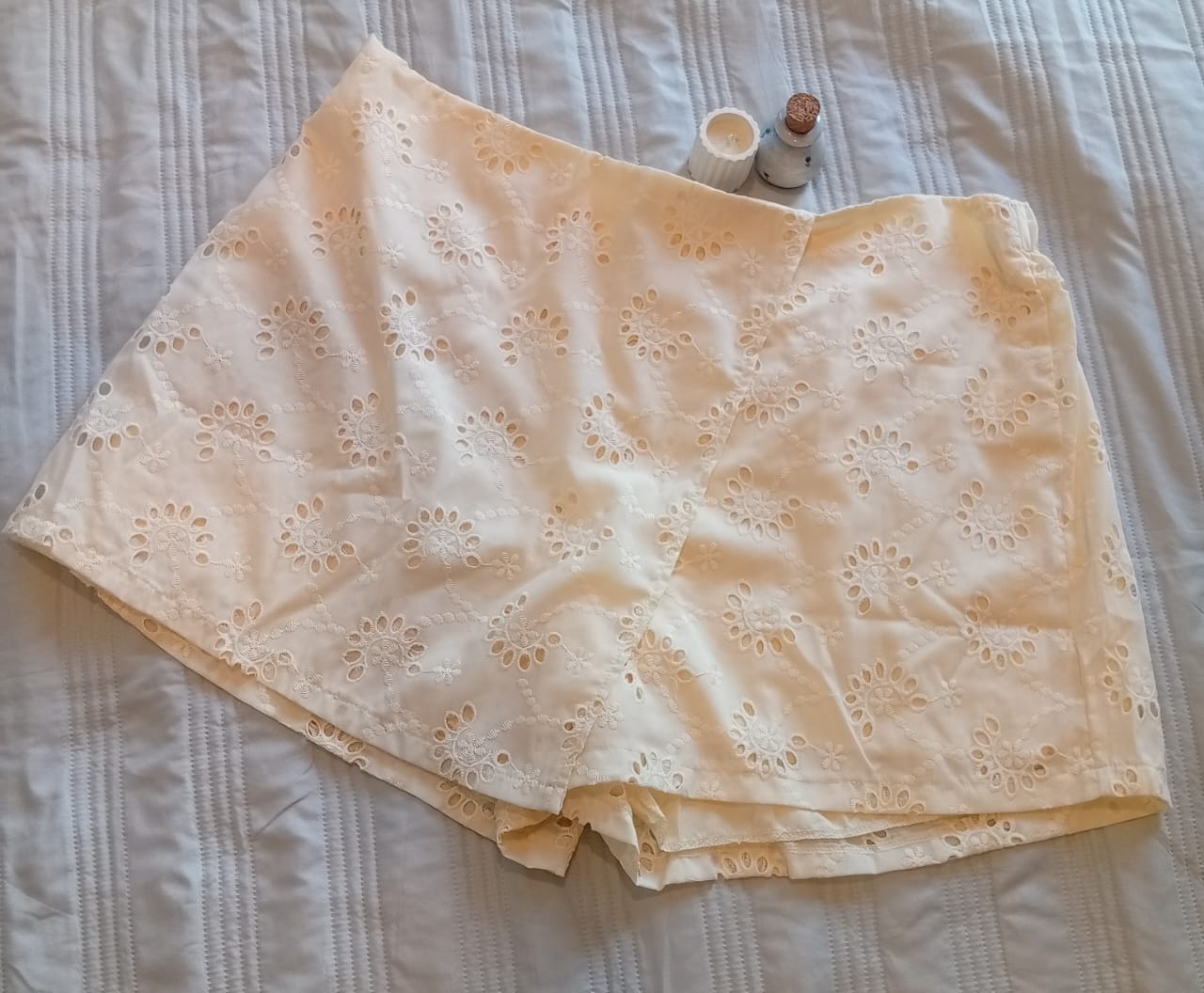 short-falda broderi albaricoqe