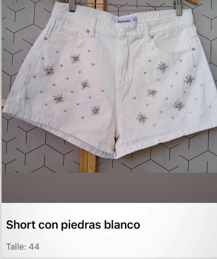 Short tiro alto rígido con piedras